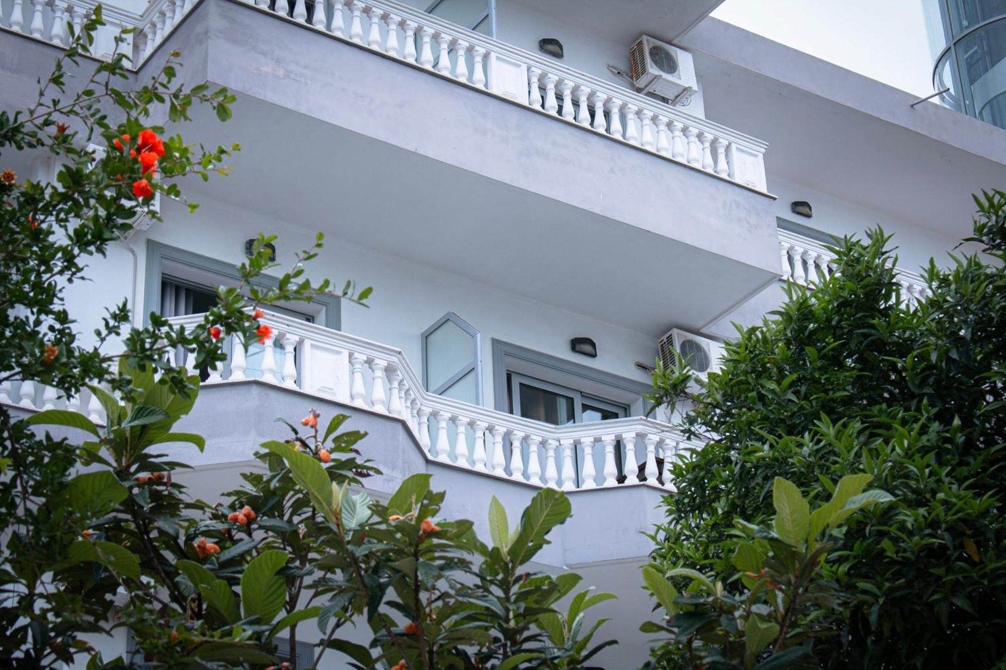 Hotel Fron Sarandë Buitenkant foto