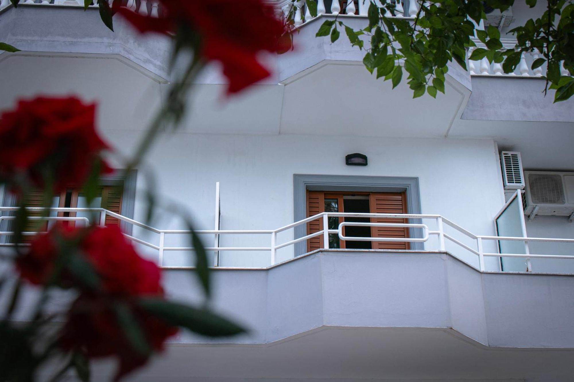 Hotel Fron Sarandë Buitenkant foto