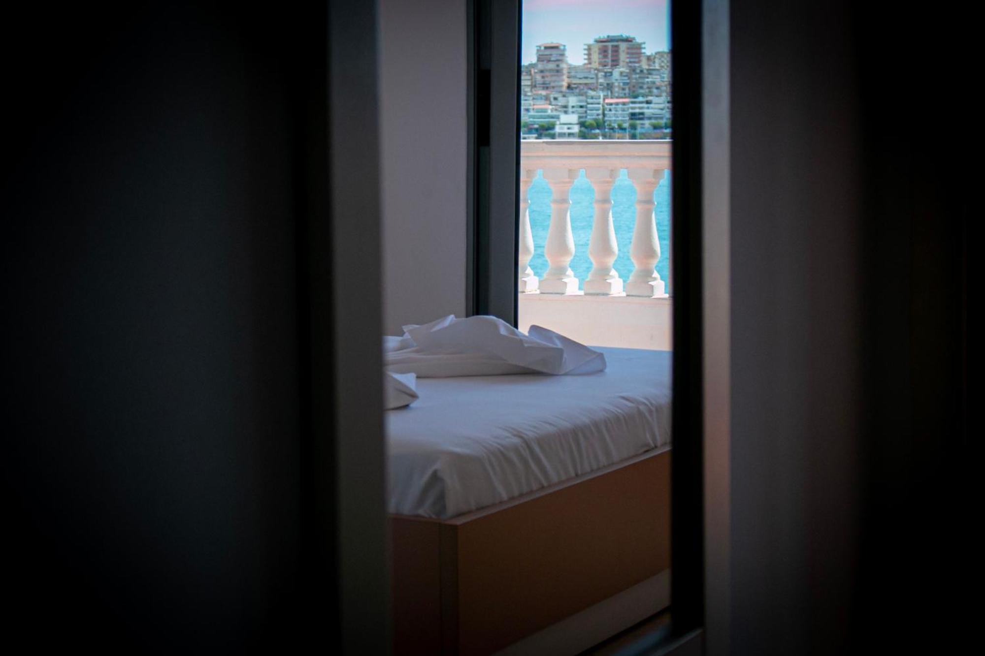 Hotel Fron Sarandë Buitenkant foto