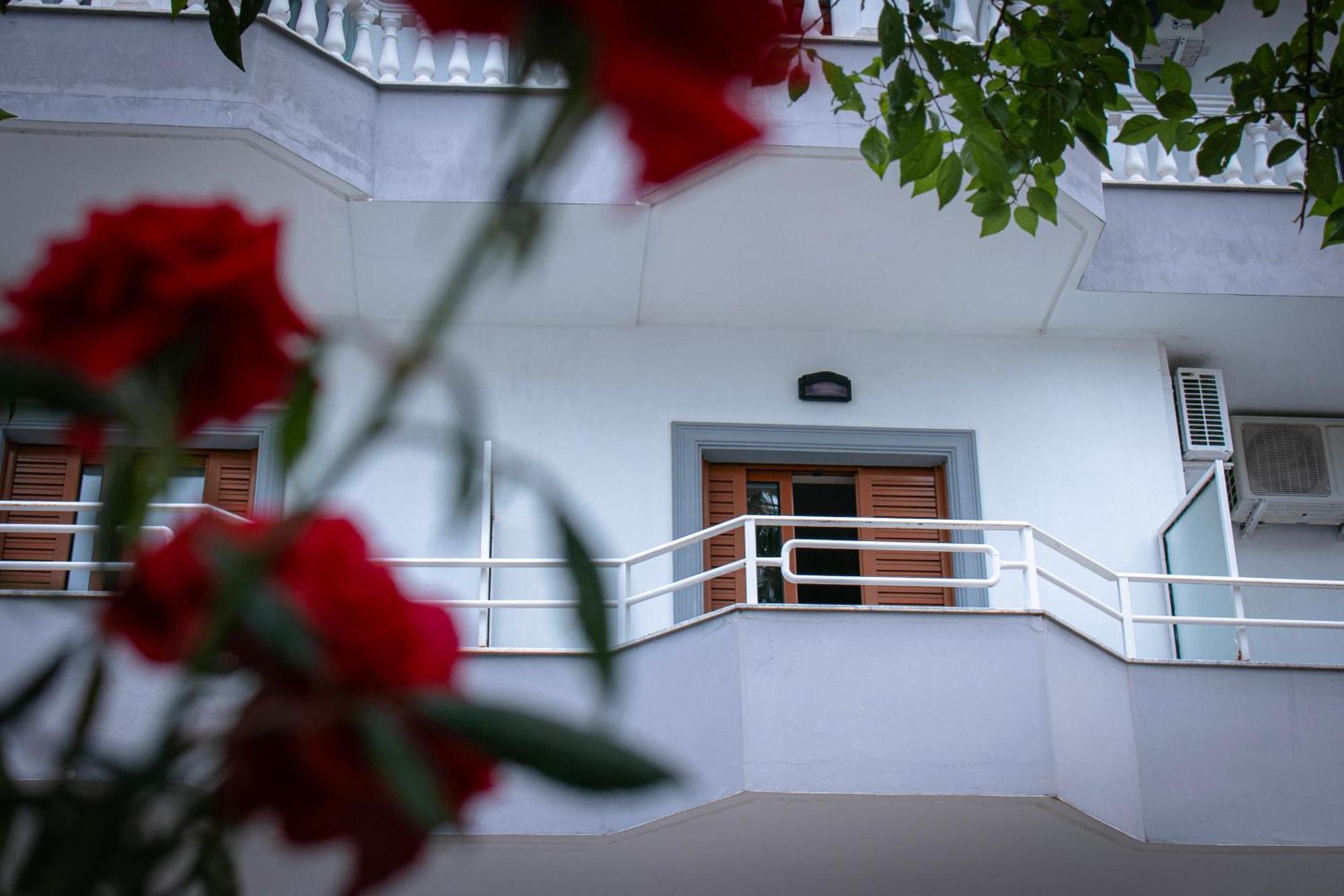 Hotel Fron Sarandë Buitenkant foto