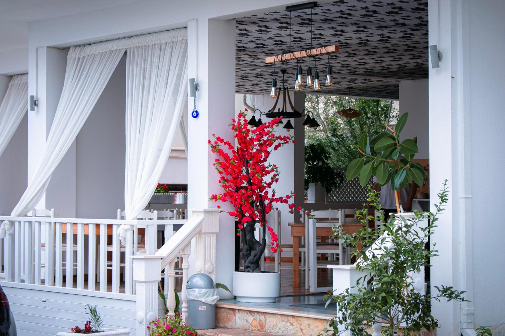 Hotel Fron Sarandë Buitenkant foto