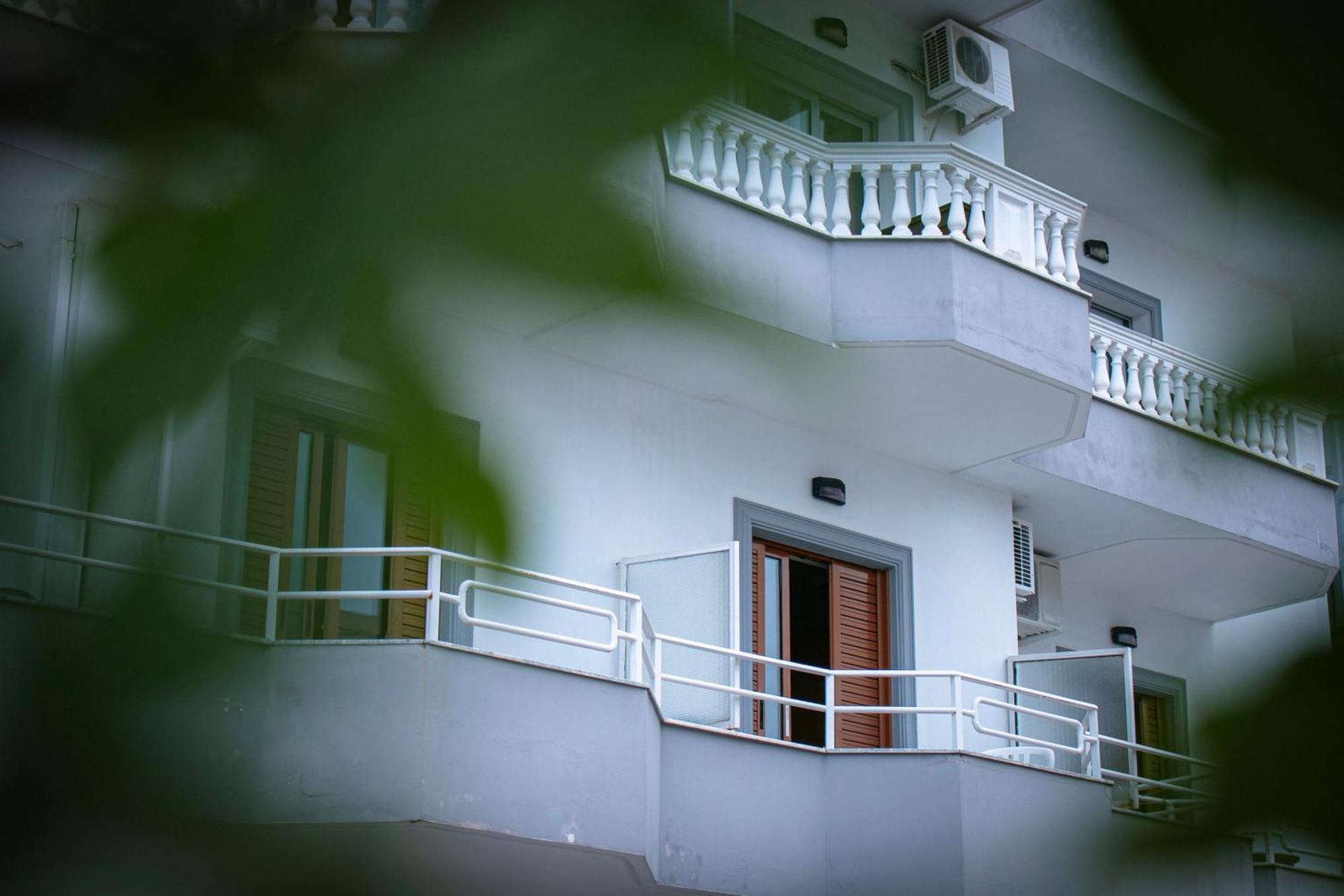 Hotel Fron Sarandë Buitenkant foto