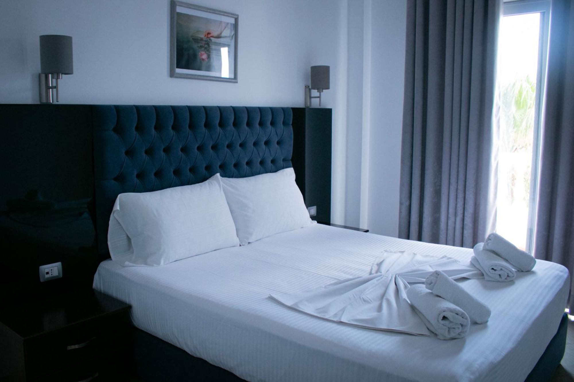 Hotel Fron Sarandë Buitenkant foto