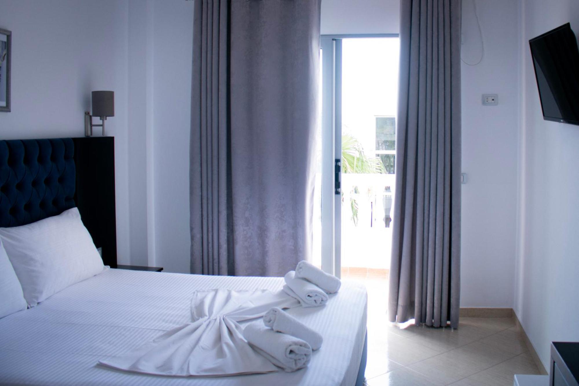 Hotel Fron Sarandë Buitenkant foto