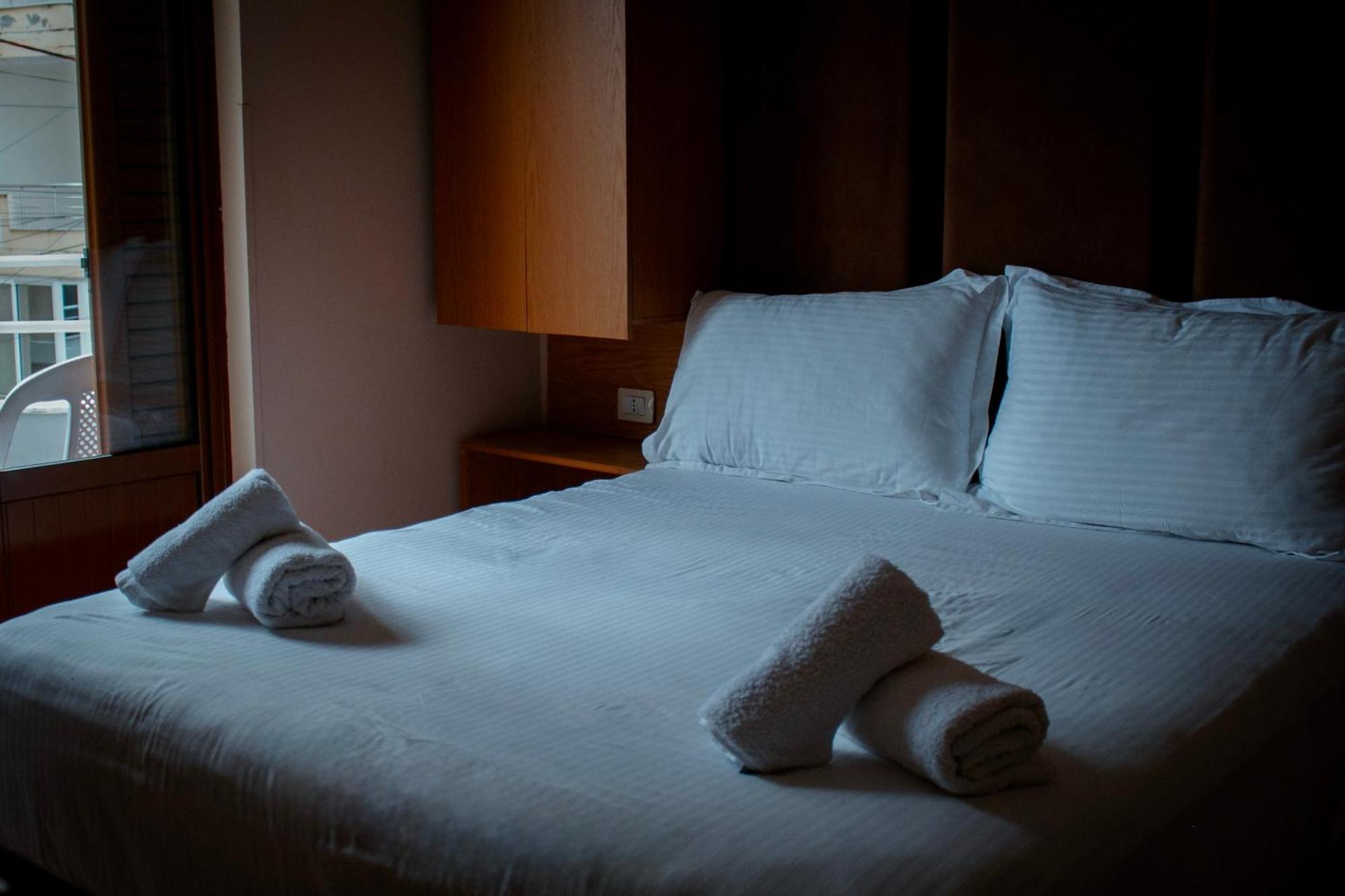 Hotel Fron Sarandë Buitenkant foto