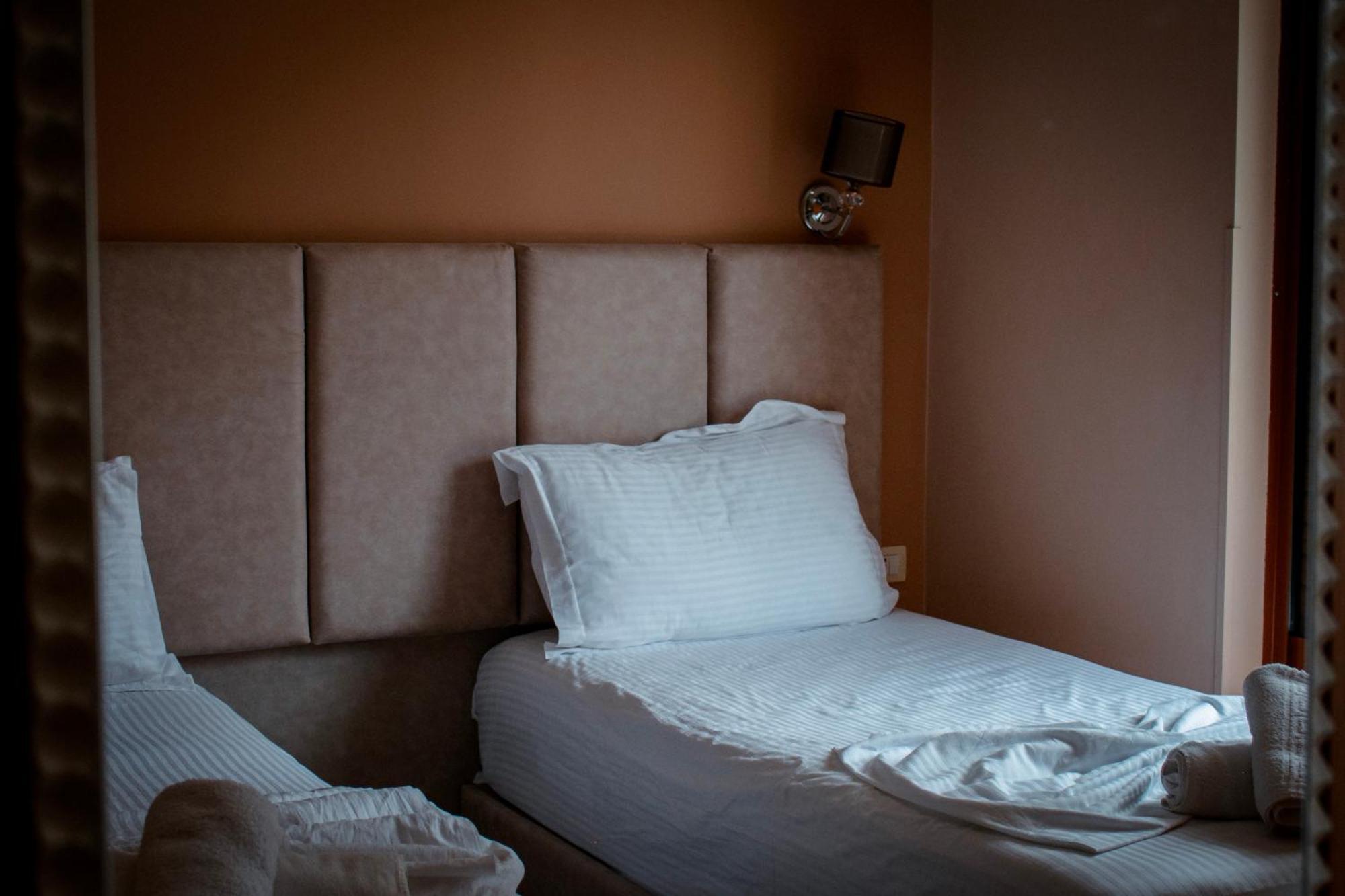 Hotel Fron Sarandë Buitenkant foto