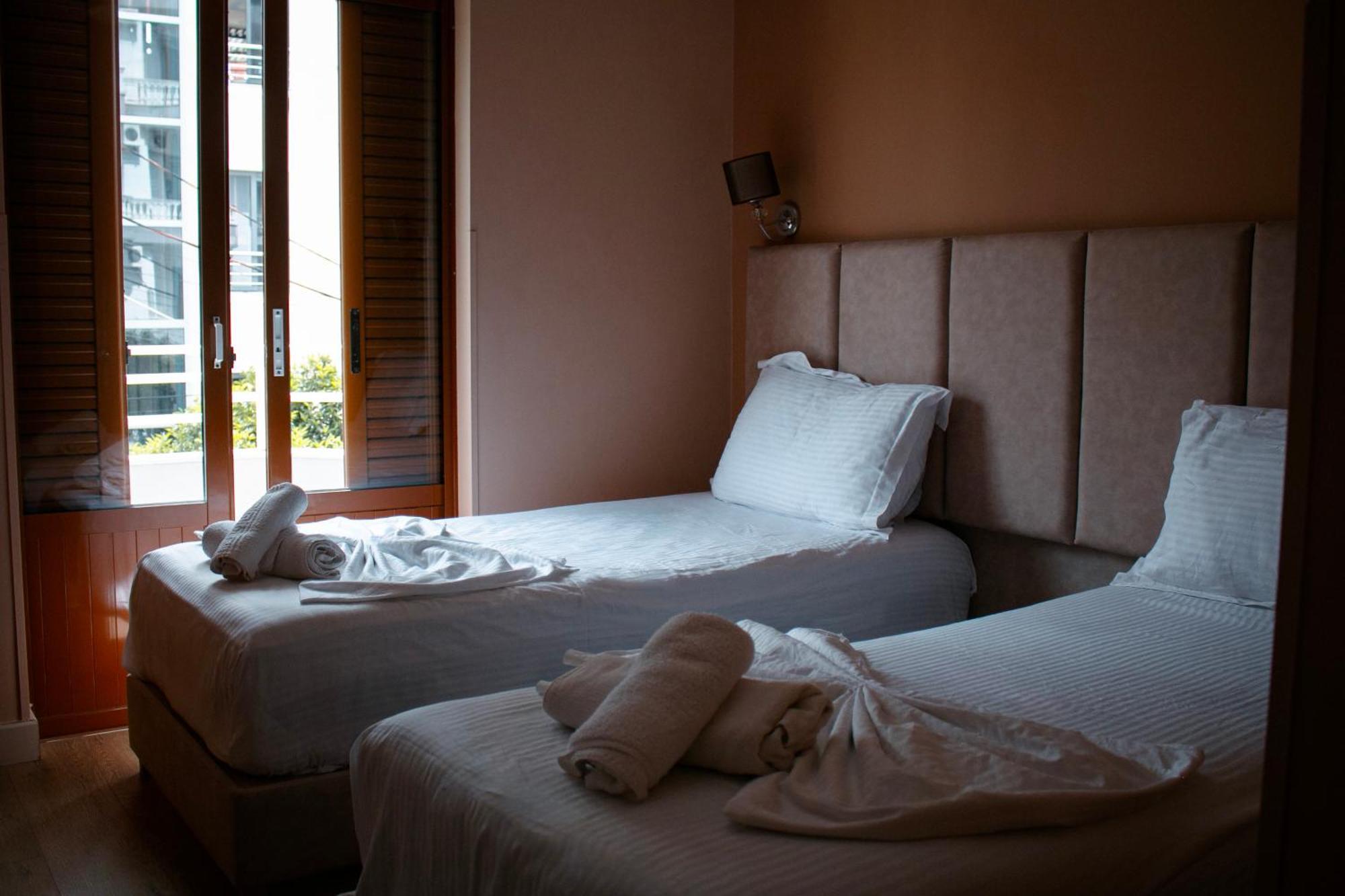 Hotel Fron Sarandë Buitenkant foto