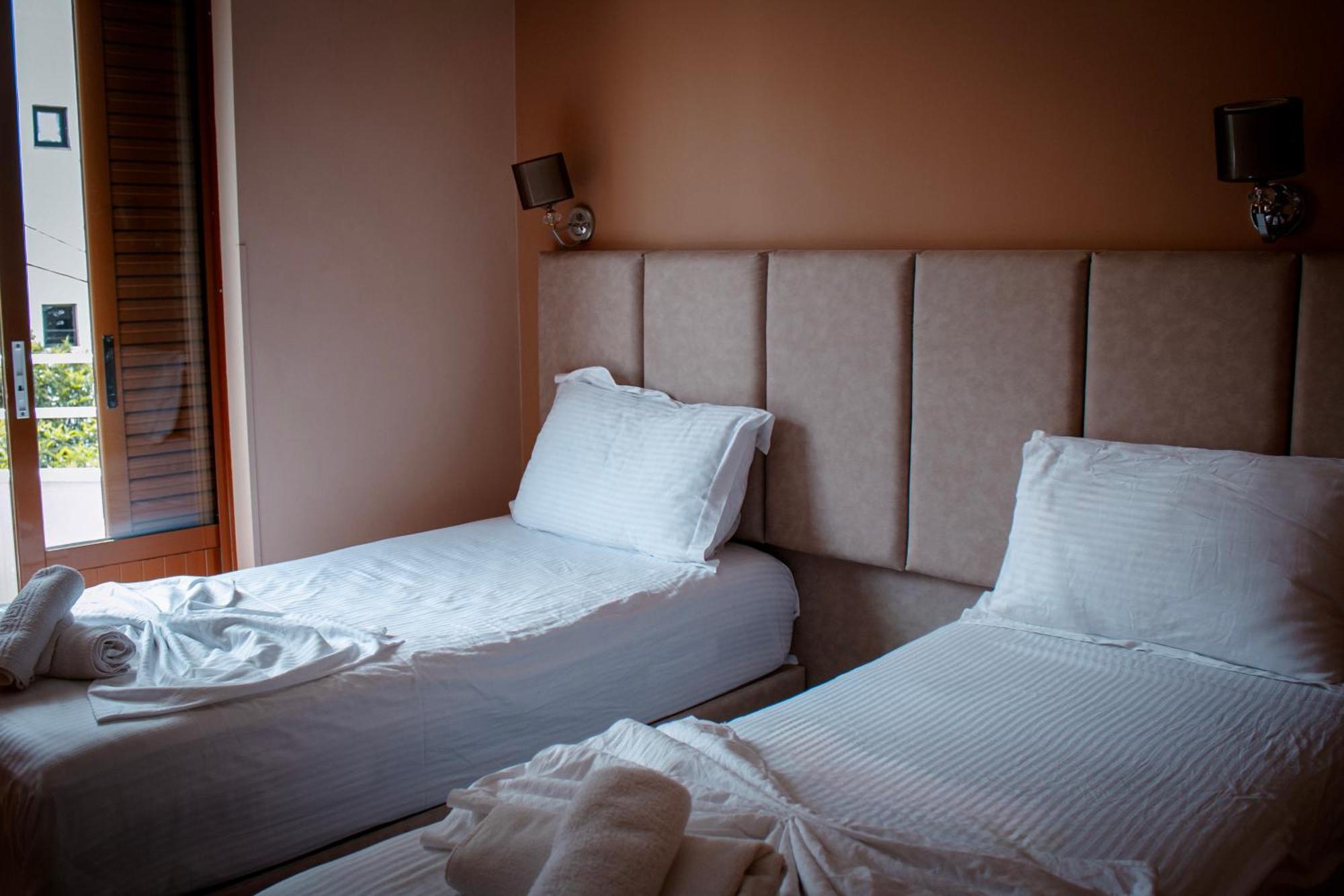 Hotel Fron Sarandë Buitenkant foto